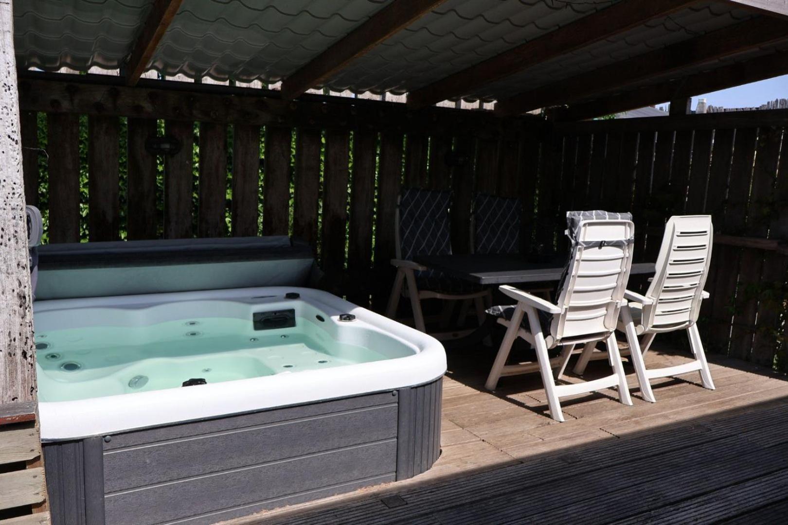 30 Met Jacuzzi Chalet